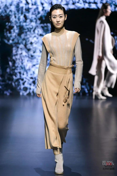 雪映尚水 郭瑞萍教授领衔的21/22秋冬羊绒针织艺术发布